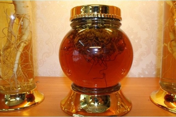 Bình rượu ngâm đông trùng hạ thảo dành cho phái mạnh