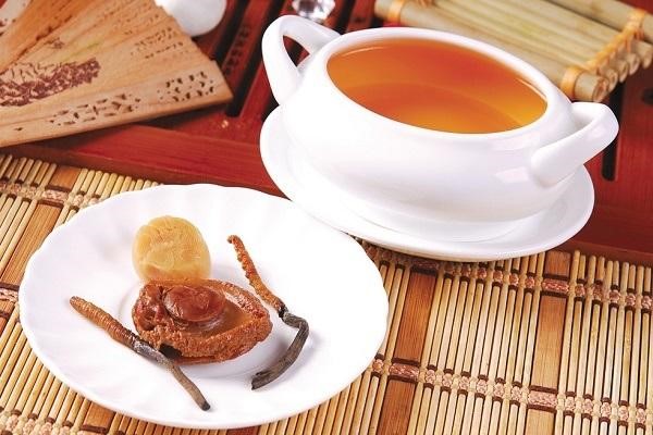 đông trùng hạ thảo khô